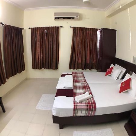 Mjm Plaza Hotel Kochi Luaran gambar