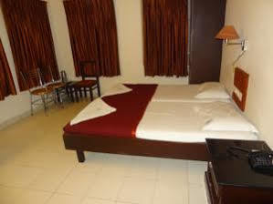 Mjm Plaza Hotel Kochi Luaran gambar